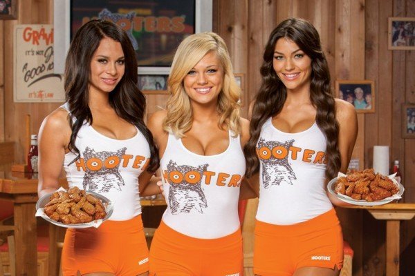 Now there's a HOOTERS for women 5 hooters