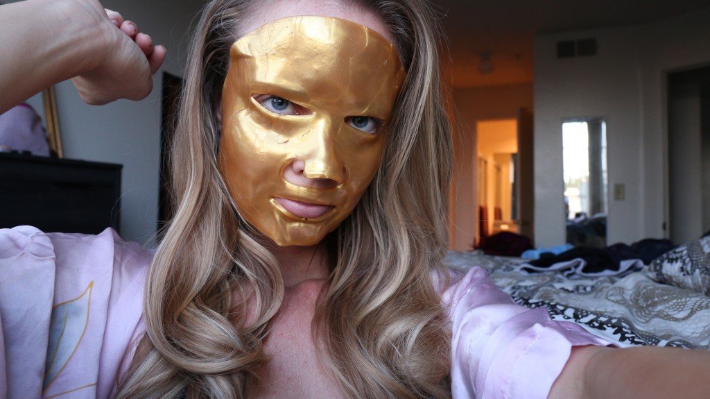 24 kt gold face mask