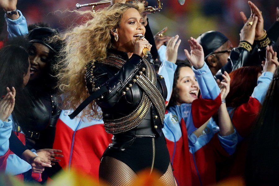 Beyonce ALMOST Fell During Super Bowl Halftime- Recovered Like a BOSS! 27 beyonce formation super bowl