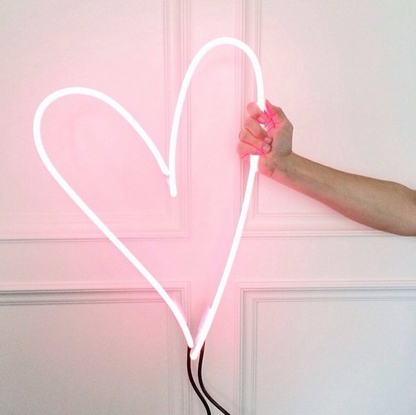 neon sign heart gift