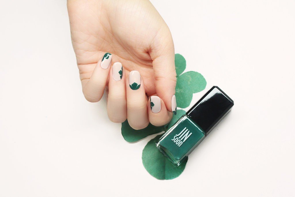 5 easy unique ways to be GREEN this St. Patrick's Day 33 ab41a606 edit img cover file 15741499 1458152808 CloverNails6Lsrs0.xxxlarge